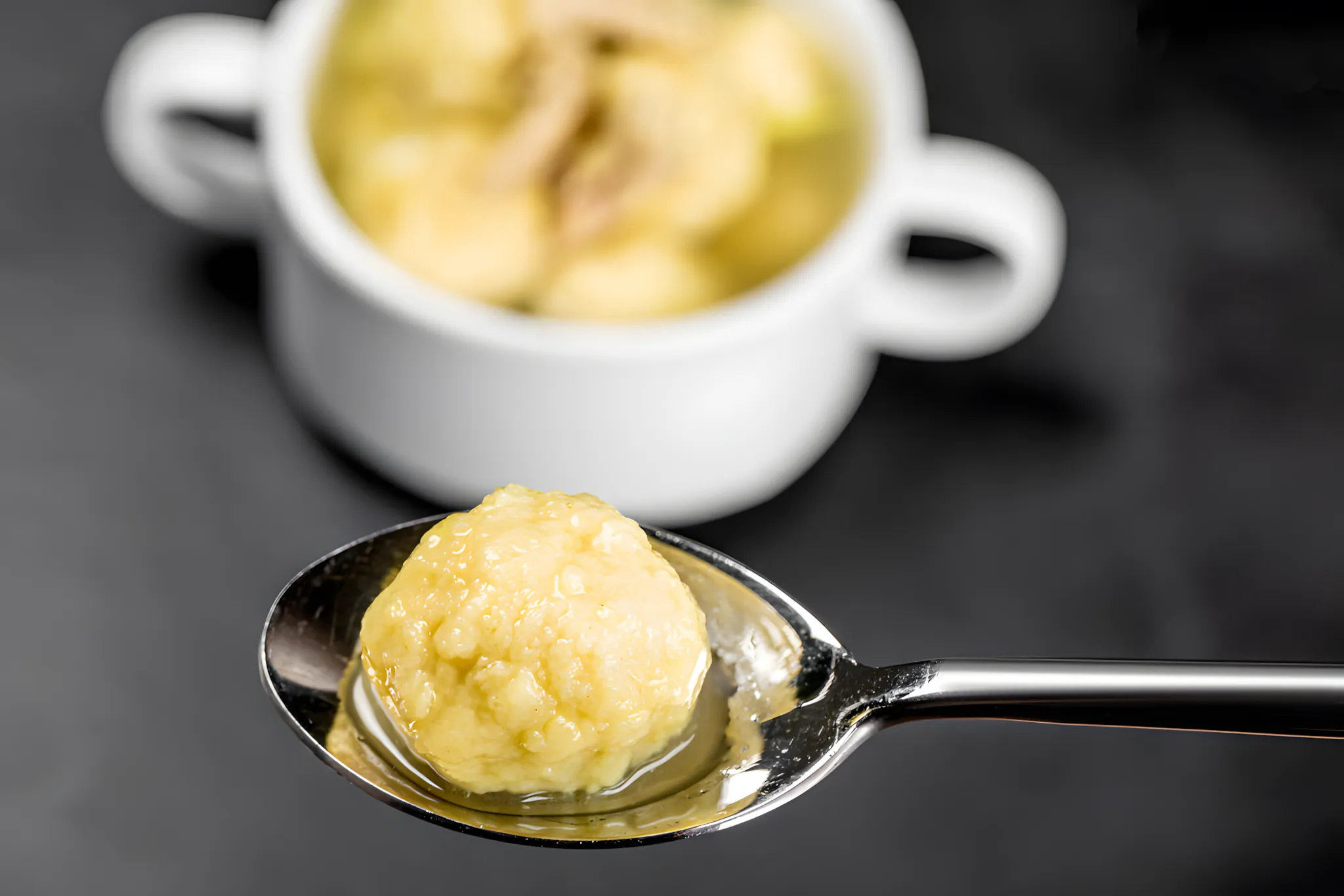 Opskrift på dovne dumplings med hytteost. En meget enkel og velsmagende opskrift på en hurtig middag eller frokost.