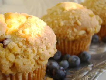 Opskrift på smagfulde muffins lavet med ris- og mandelmel, mælk og yoghurt! Sukker kan erstattes med stevia eller fruktose